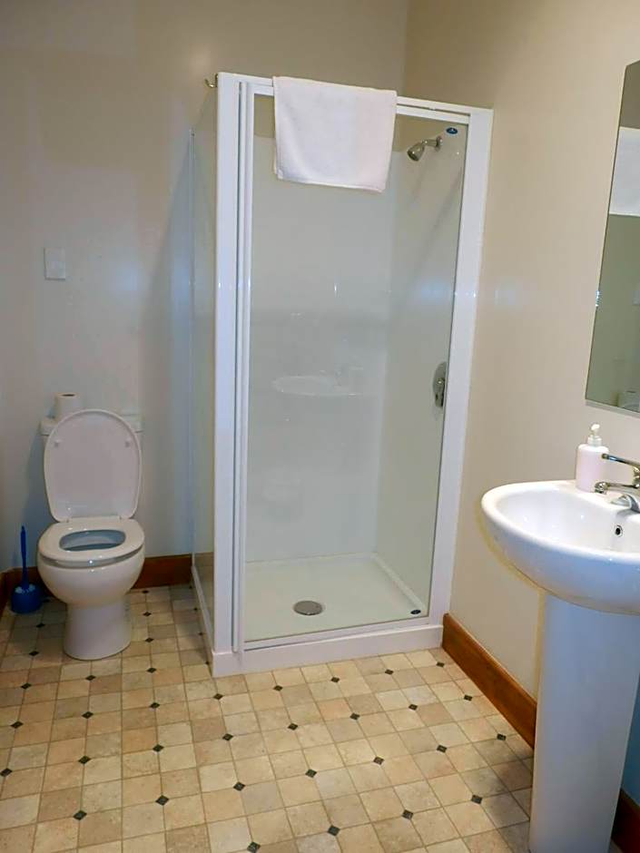 Thomas's Catlins Lodge and Camp Ground