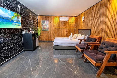 King Suite with Spa Bath