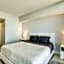 Stunning Penthouse Suite Waterfront 2BD 2BA