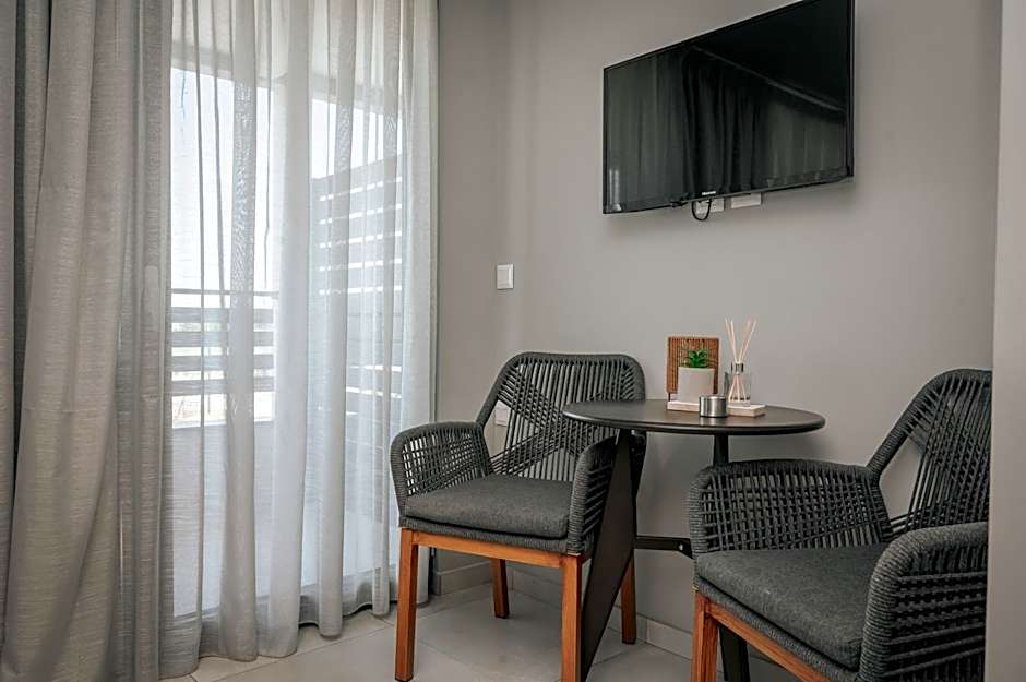 Elizabeth Queen Luxury Rooms