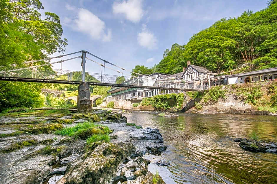 The Chainbridge Hotel