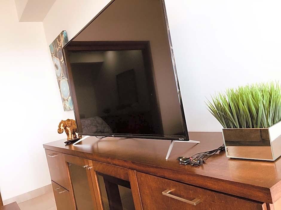 La Jolla Excellence, Exclusive Front Beach!