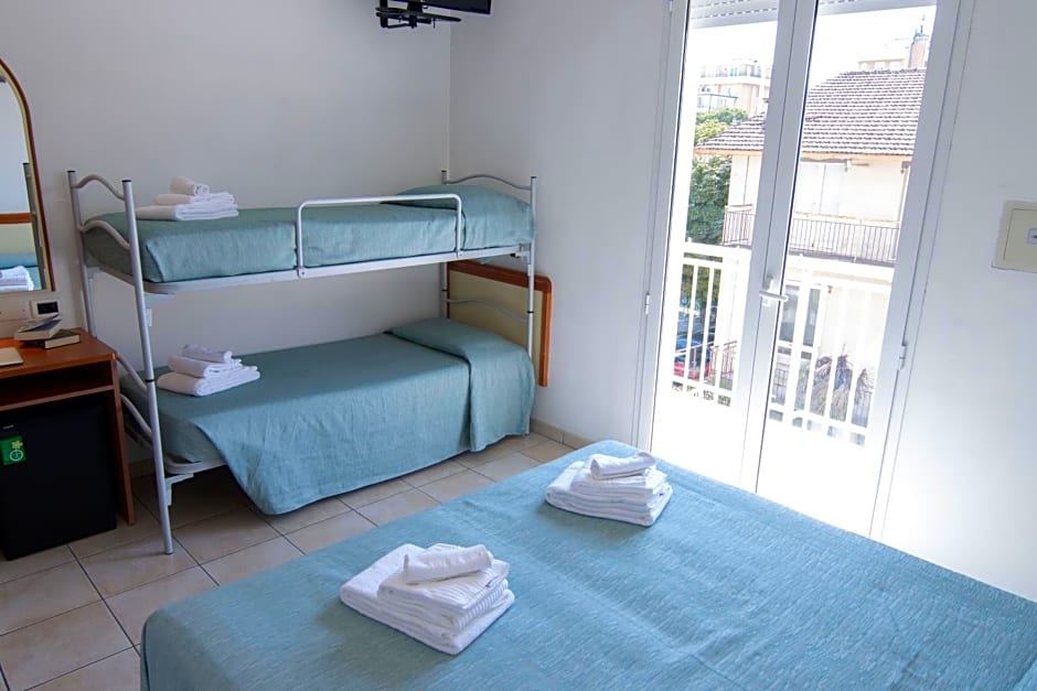 HOTEL ADRIA BEACH