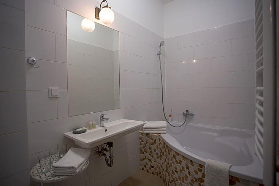 Dwór i Dworek Leszczowate Wellness & Spa