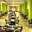 Las Piramides Resort