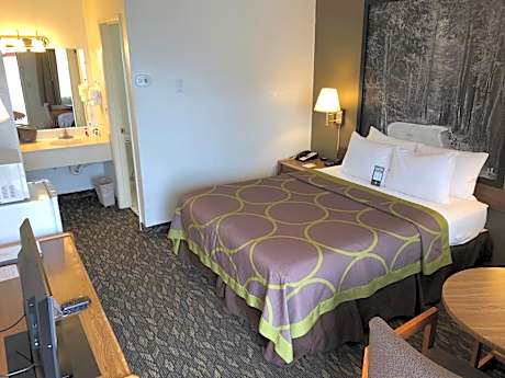 King Room with Mobility/Hearing Access - Non-Smoking