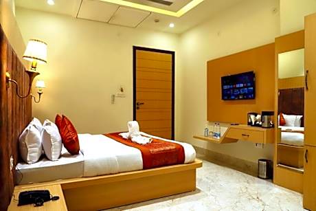 Hotel Sehdev Residency Near Golden Temple