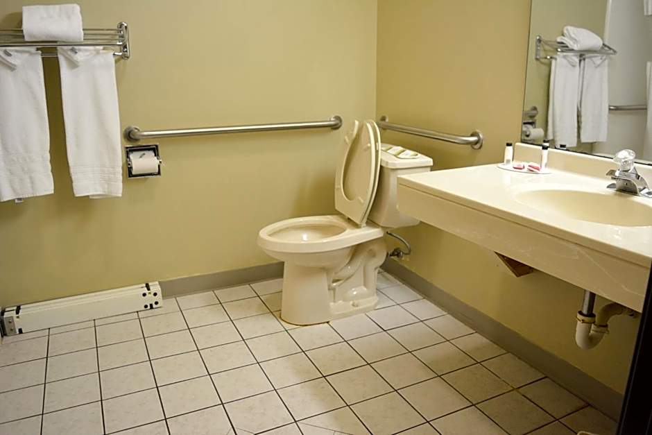 Travelodge by Wyndham St. Louis