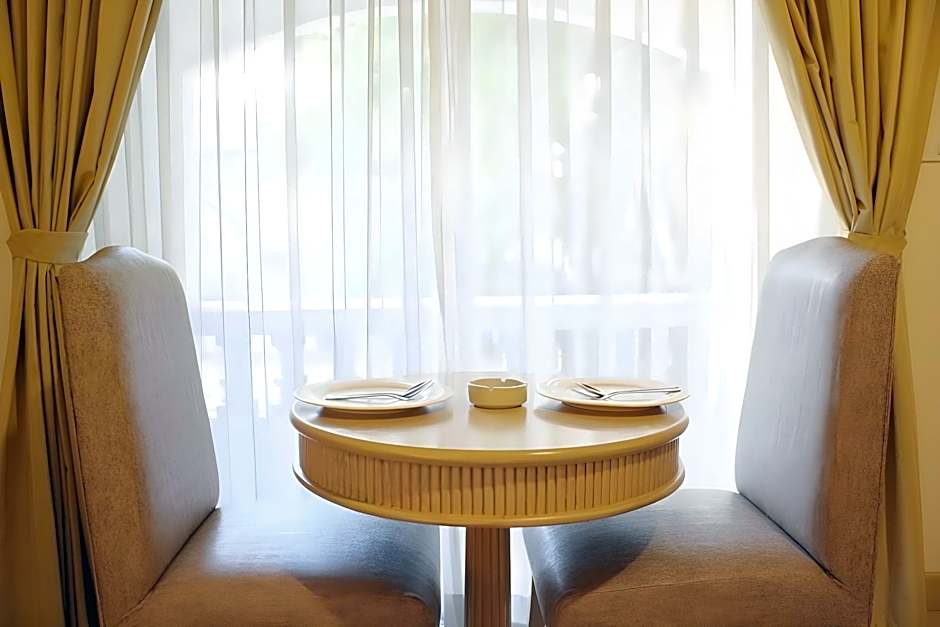 Romance Hotel Srinakarin