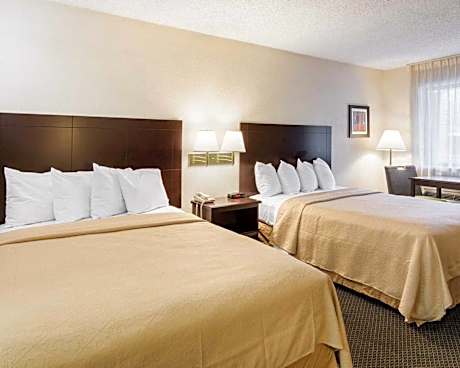 2 Queen Beds, Smoking