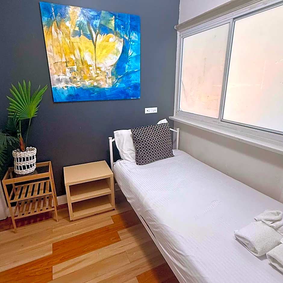 Manly Waves Studios & Apartments