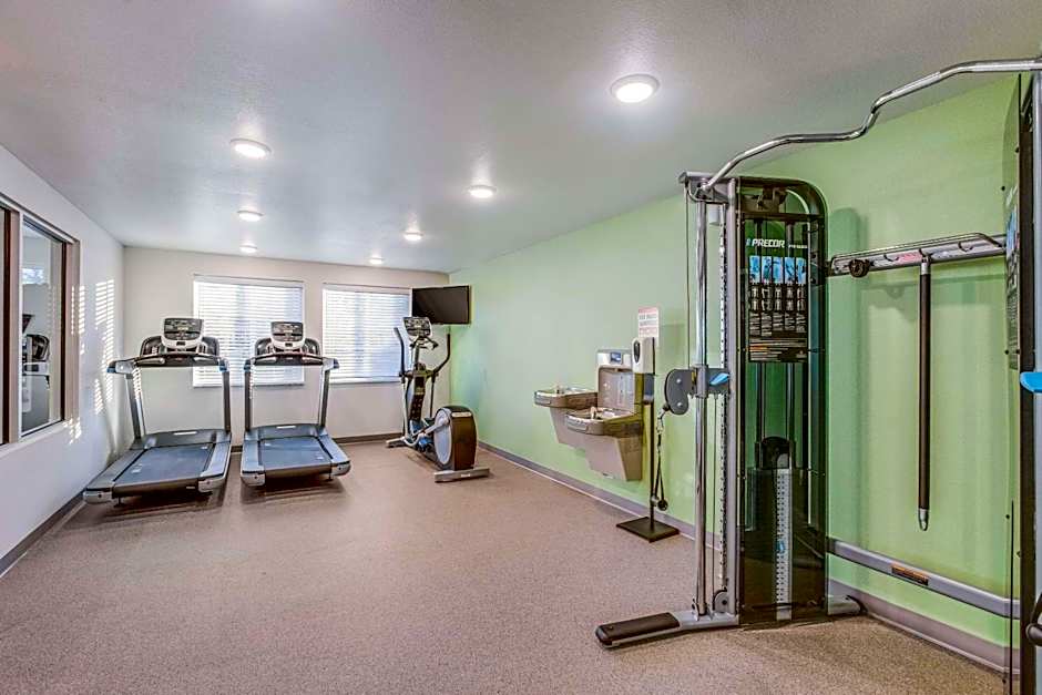 WoodSpring Suites Detroit Farmington Hills