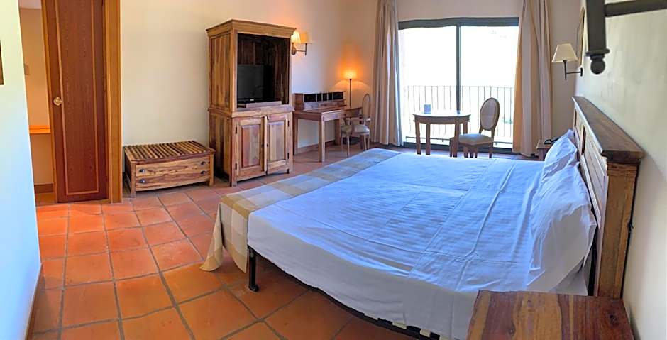 Photo 1 of 8 of 1 Double Bed or 2 Beds