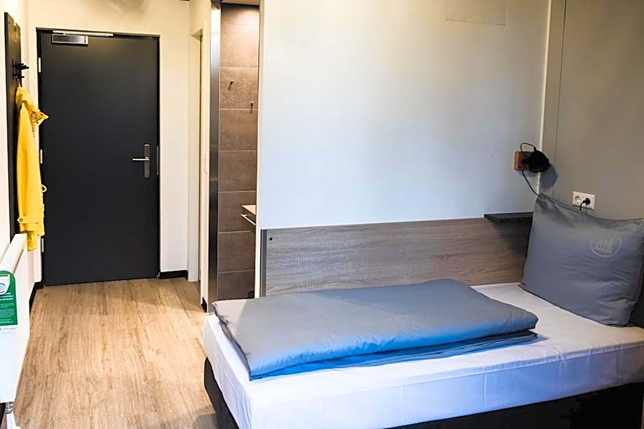 Das Schlafwerk Stuttgart-Nord VOLLDIGITALES HOTEL-SELF-CHECK IN - keine Rezeption-LowBudget-cashless