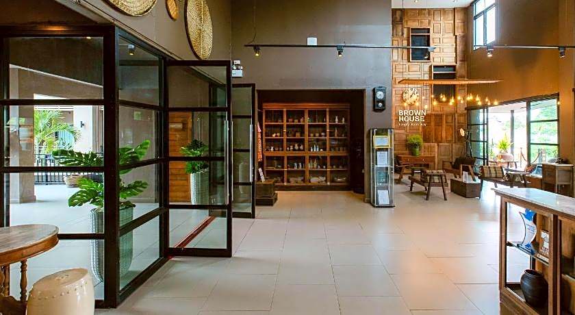 Brown House Hotel
