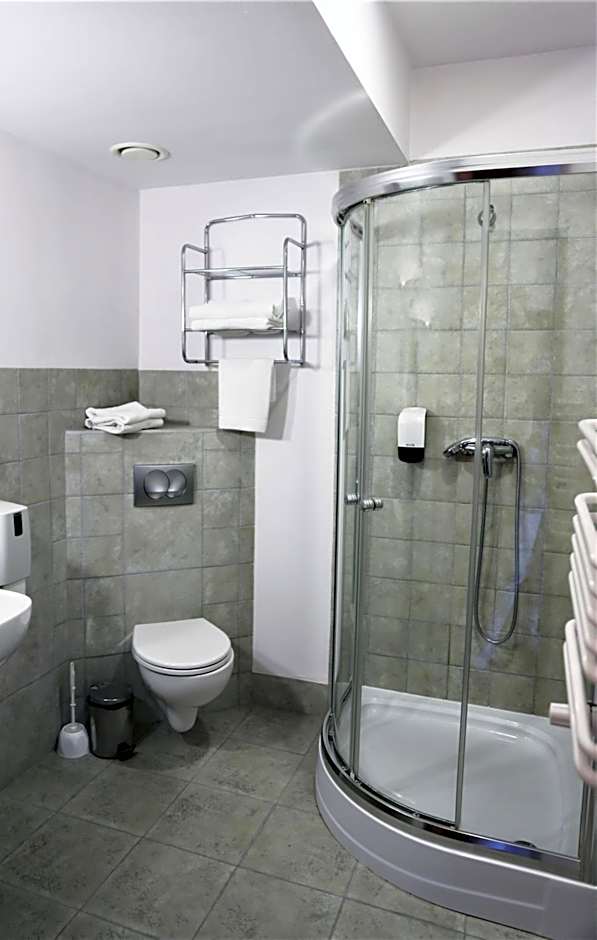 HOTEL CICHA WODA NIEPORĘT