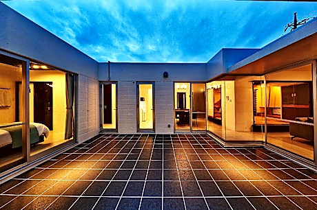 Villa for 7 People with Private Garden - Non-Smoking