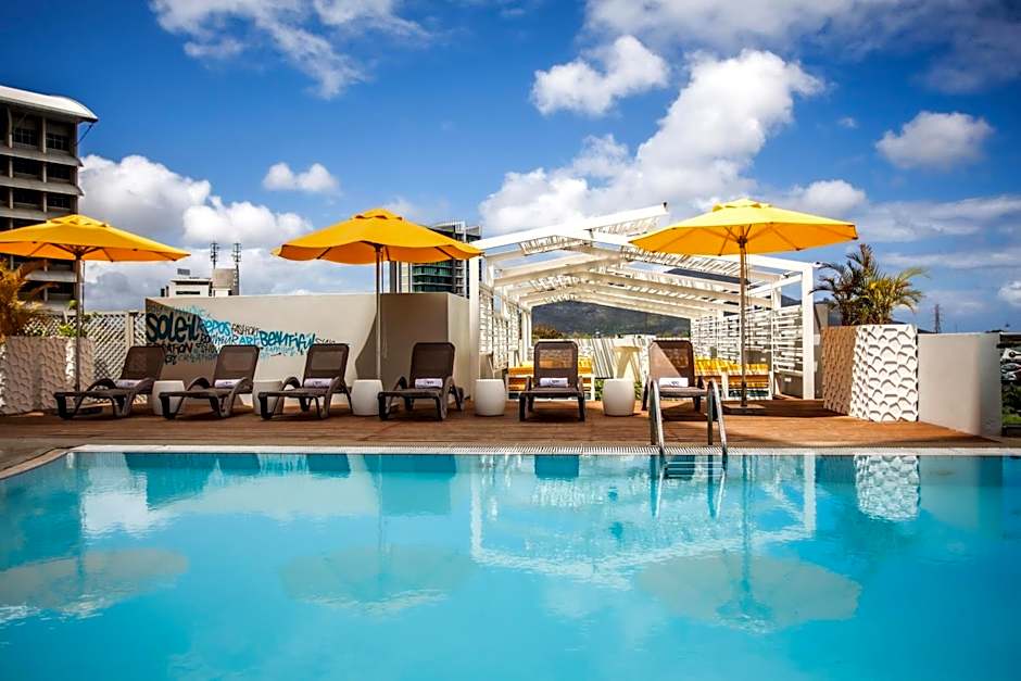 Hennessy Park Hotel