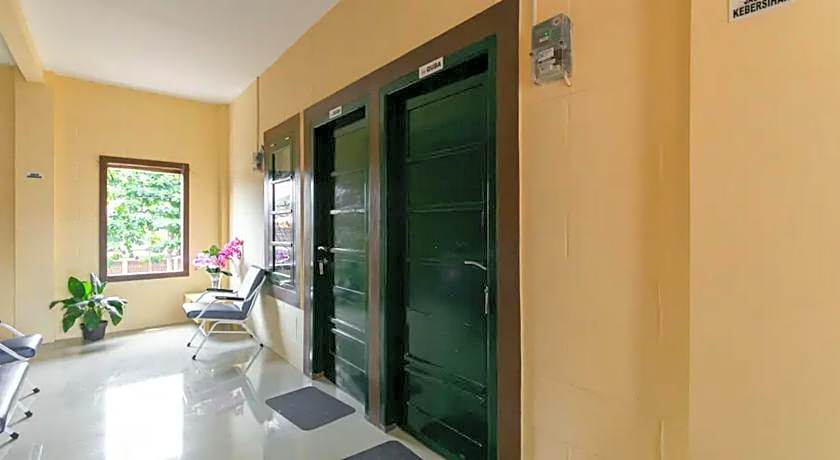 RedDoorz Syariah near Titik Nol Yogyakarta