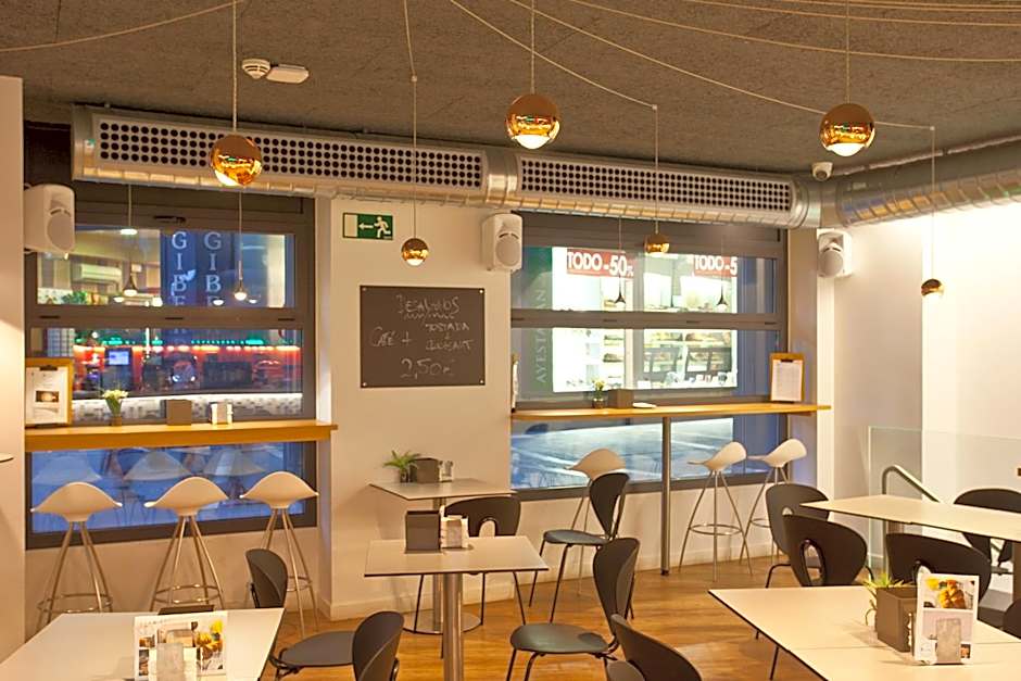 Hotel Pompaelo Plaza del Ayuntamiento & Spa