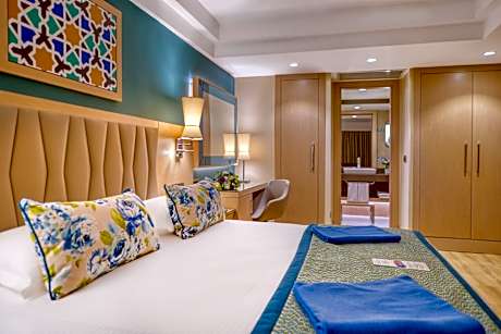 Deluxe Swim Up Suite 3 pax