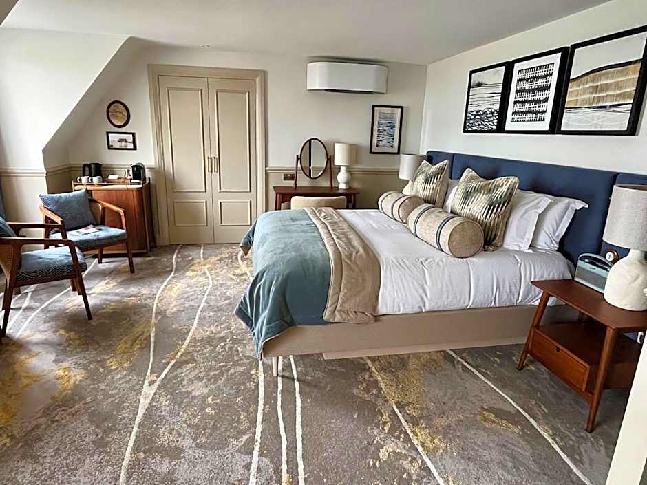 The White Horses by Everly Hotels Collection