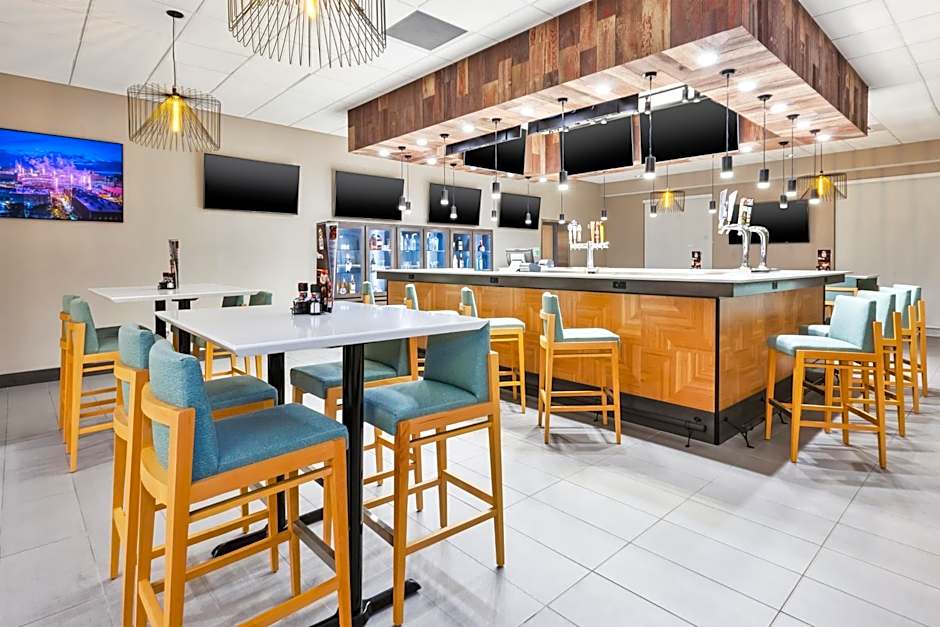 Holiday Inn & Suites Toledo Southwest - Perrysburg by IHG