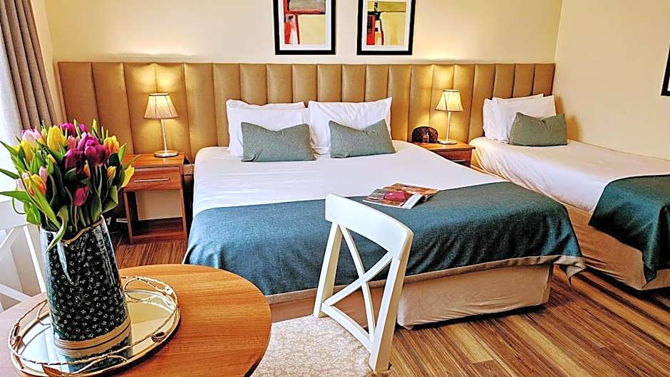 Moycarn Lodge & Marina