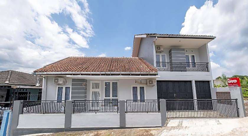 Hotel O Nareswari Guest House Syariah