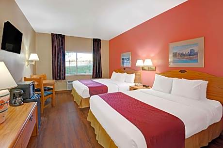 Queen Room with Two Queen Beds - Non-Smoking