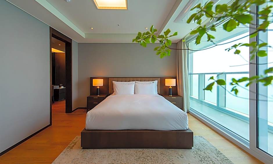 Photo 1 of 6 of Signature Suite