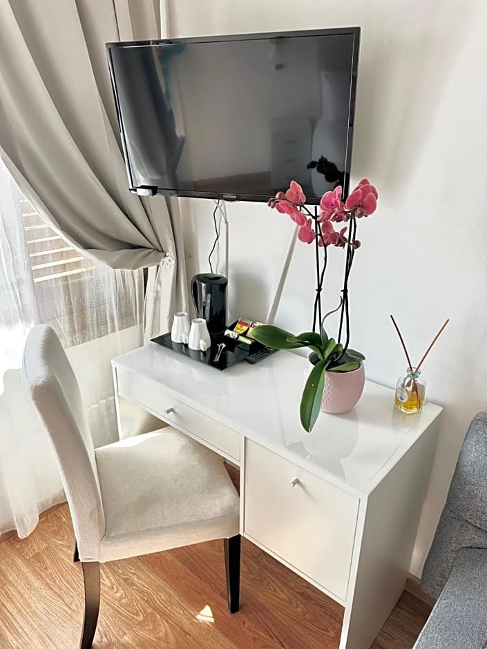 Villa Greta Hotel Rooms & Suites