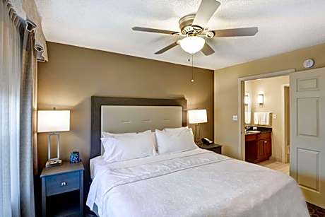 Two Bedroom Suite with One King and Two Queen Beds - Non-Smoking