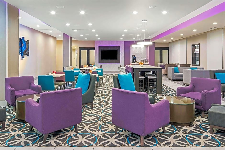 La Quinta Inn & Suites by Wyndham McAllen La Plaza Mall