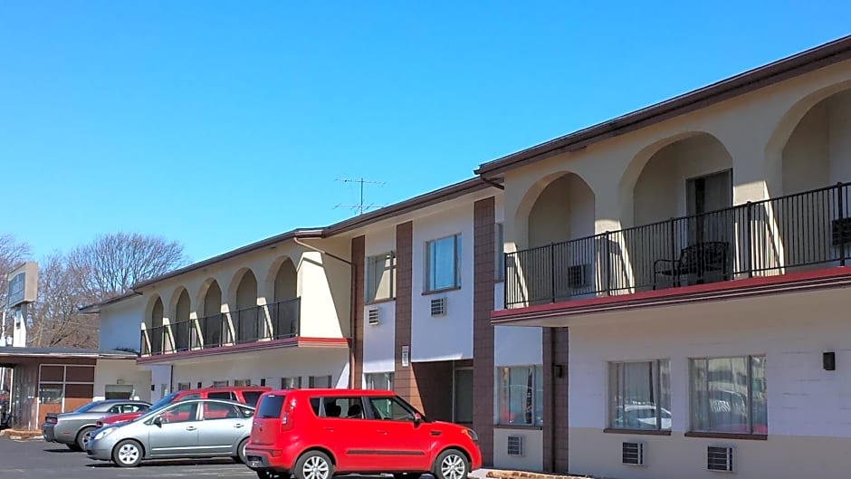 Americas Best Inn & Suites Urbana