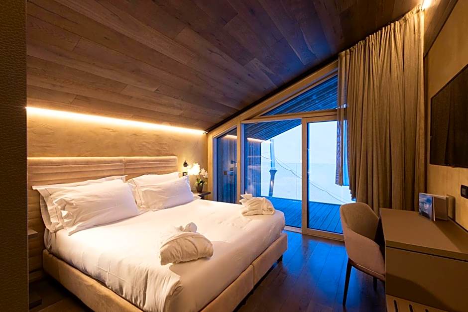 Bergman Mountain Hotel