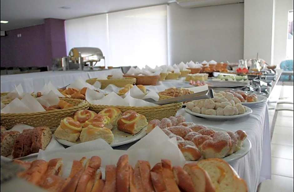 Lagoa Quente Flat Service -512B