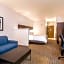  Holiday Inn Express & Suites