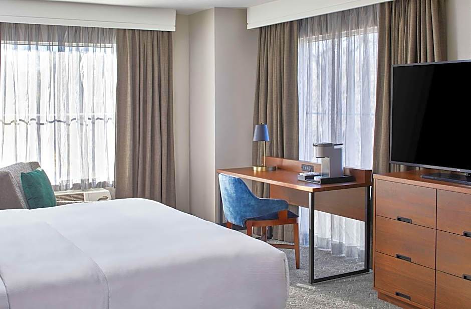 Cumberland House Knoxville, Tapestry Collection by Hilton