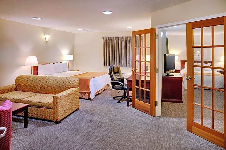 Travelodge by Wyndham Sudbury