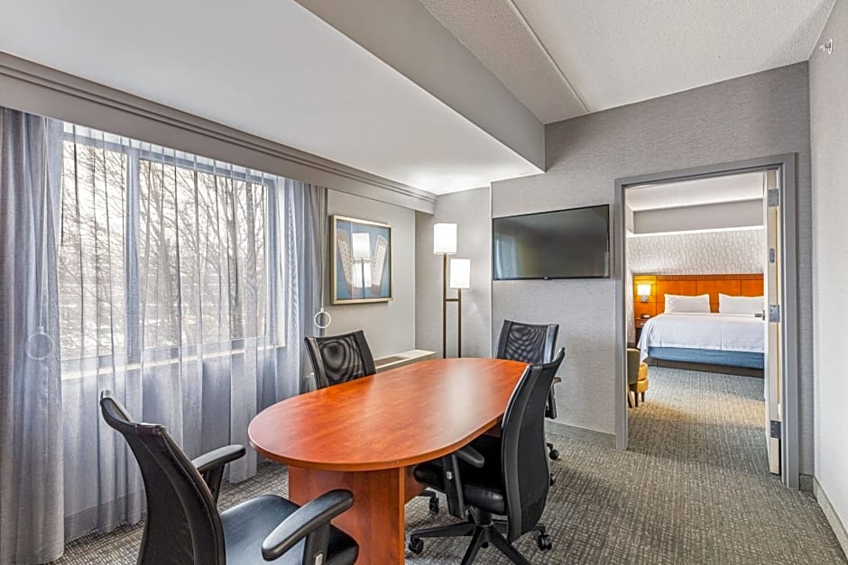 Courtyard by Marriott Boston Waltham