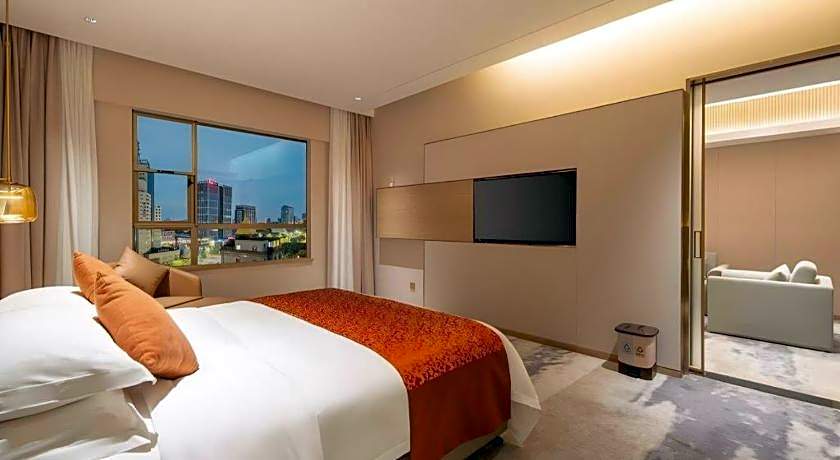 Zhangjiagang Guomao Hotel