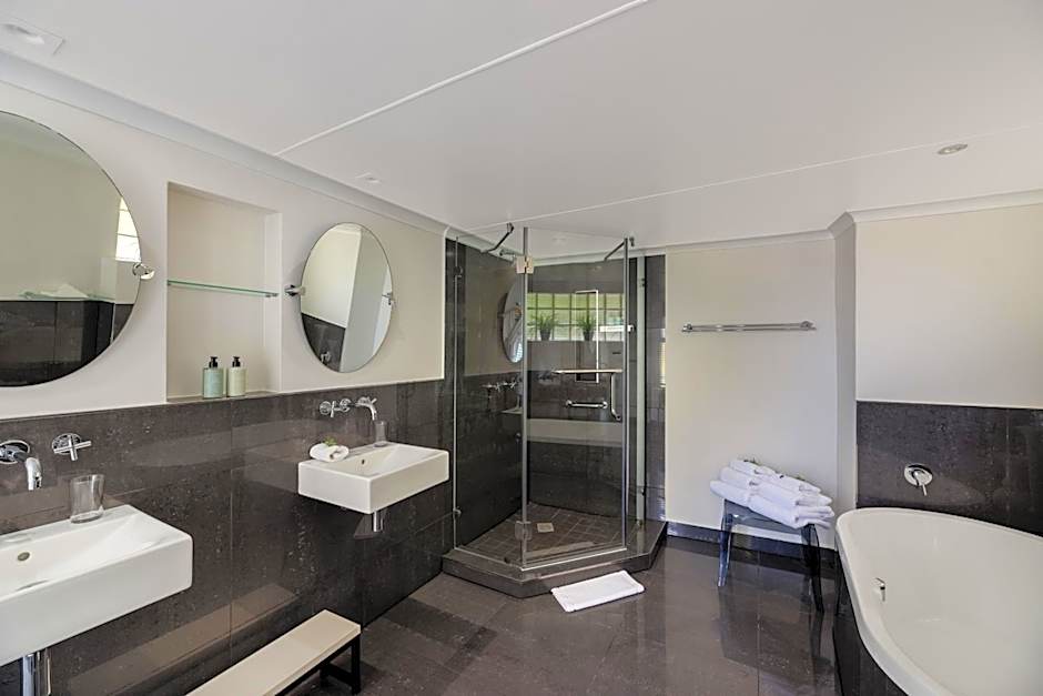 Villa Afrikana Guest Suites by Knysna Paradise Collection
