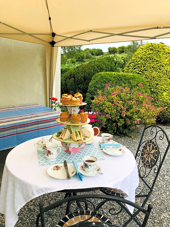 Hillcrest farmhouse Bed & Breakfast