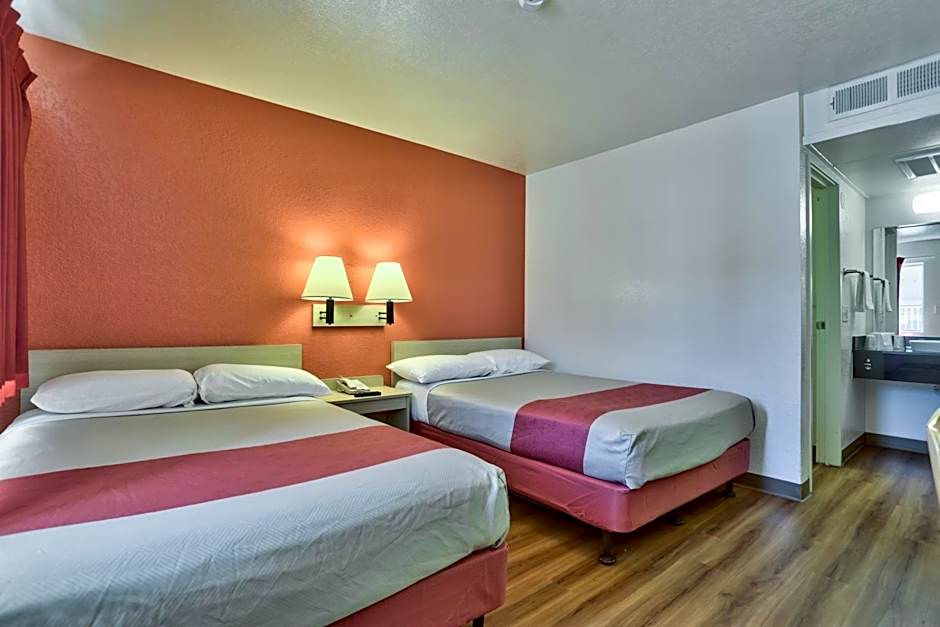 Motel 6-Flagstaff, AZ - Butler