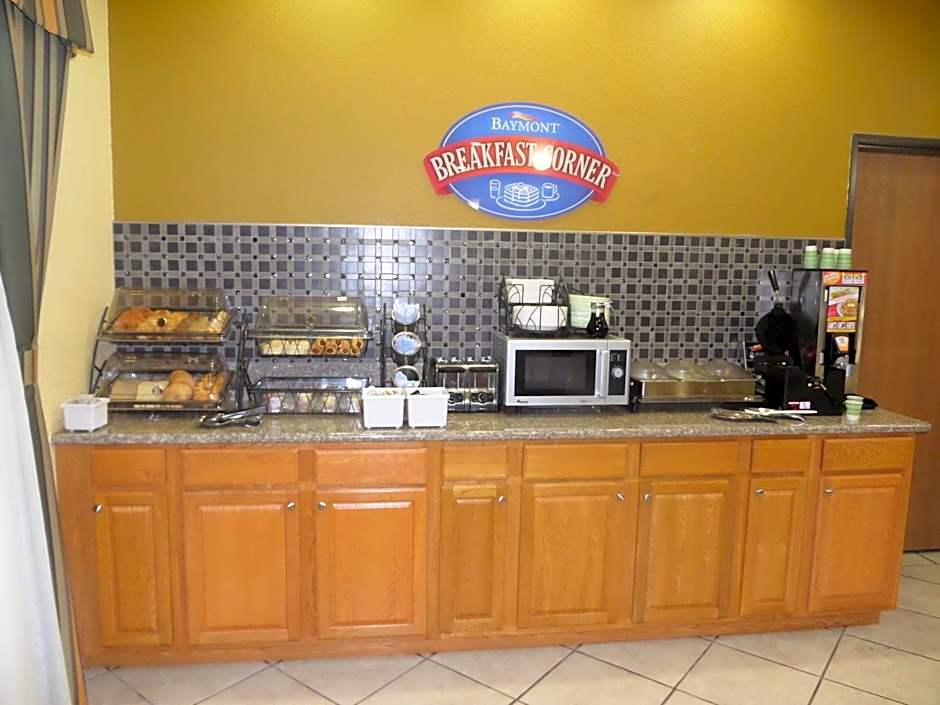 Baymont by Wyndham Pearsall