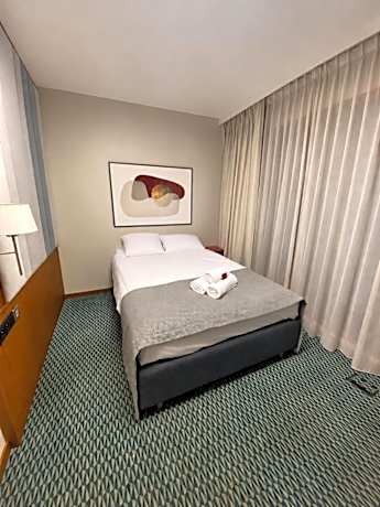 Queen Room - Disability Access