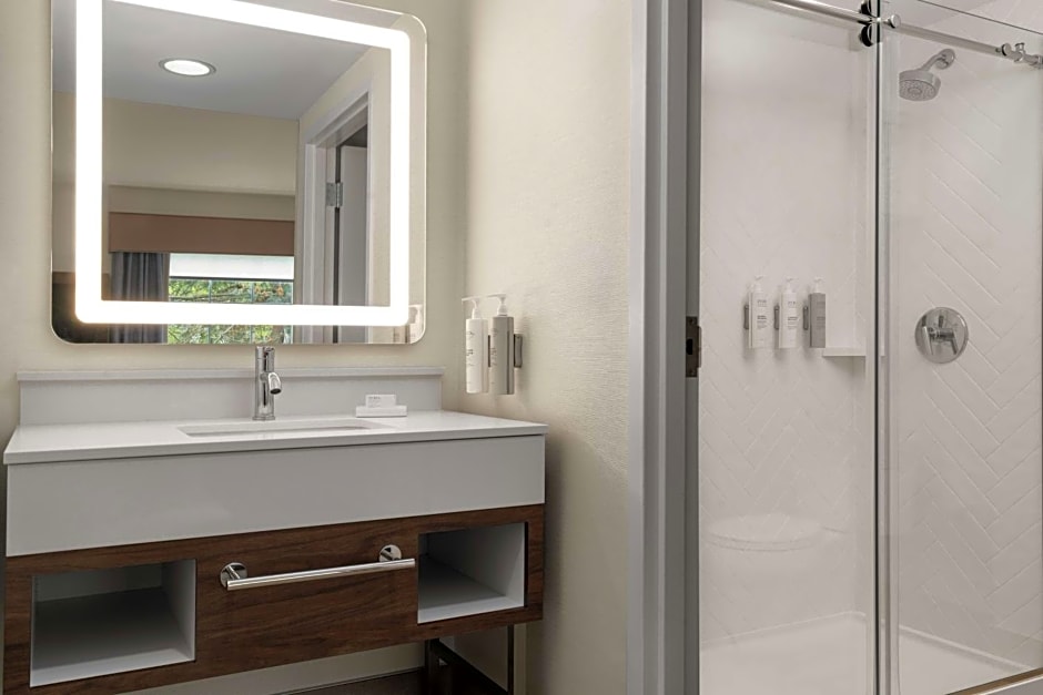 Hampton Inn By Hilton And Suites Middletown, Ri