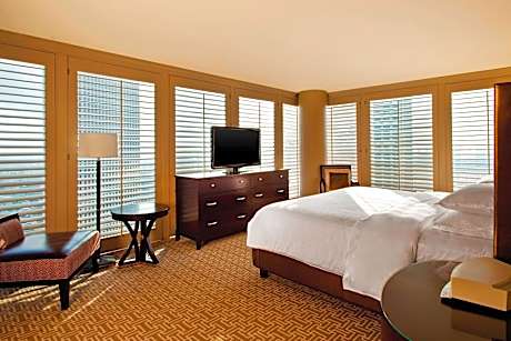 Presidential Suite, Club lounge access, Suite, 1 King, Sofa bed