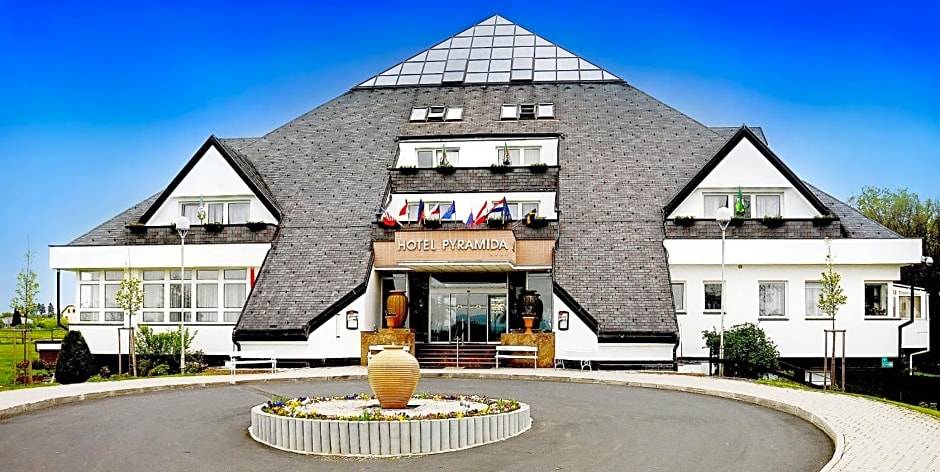 Lázeňský hotel Pyramida